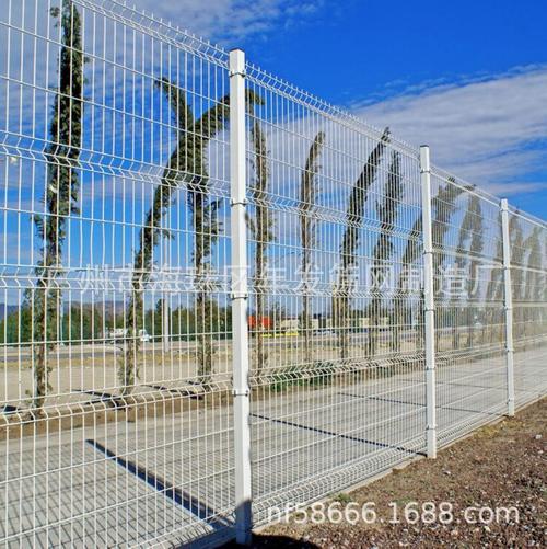 8*3m绿色铁丝网护栏 定制菜地隔离双边丝护栏网